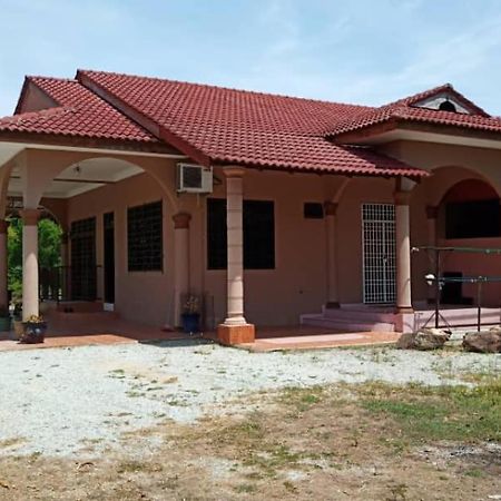 Homestay Zahra Sri Bayu Cherang Ruku Extérieur photo